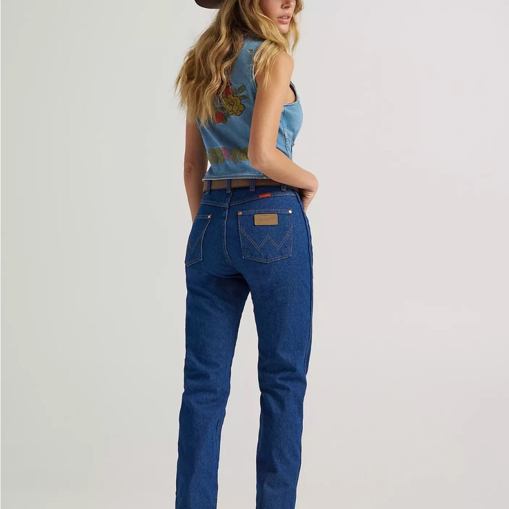 Wrangler Women's Straight Leg Jeans in Blue Denim